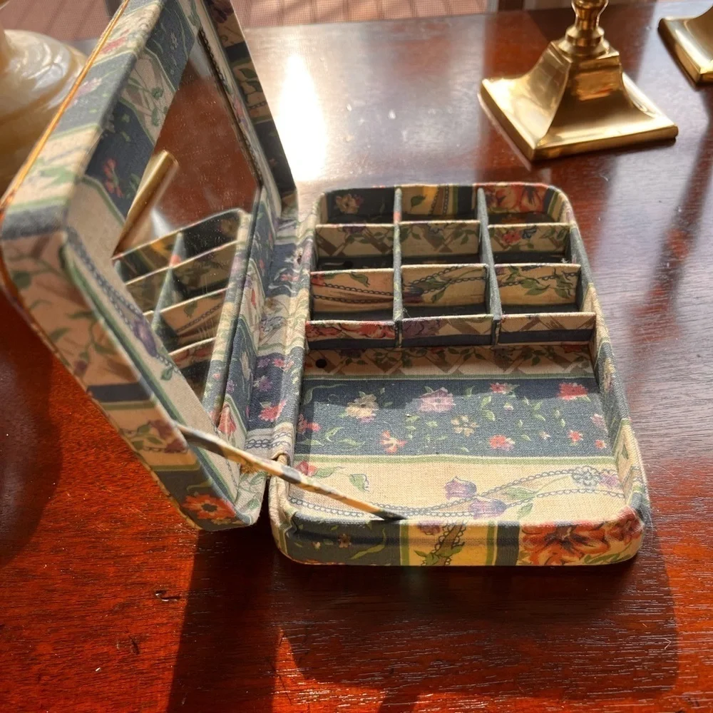 Vintage fabric jewelry box mirror inside. Travel jewelry box